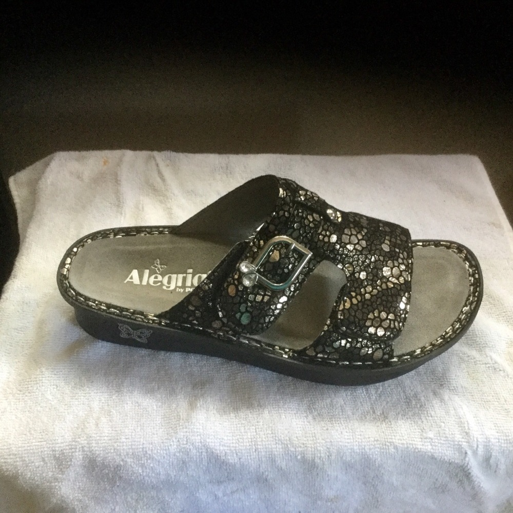 Algeria Sandal. Size 8. Excellent condition.